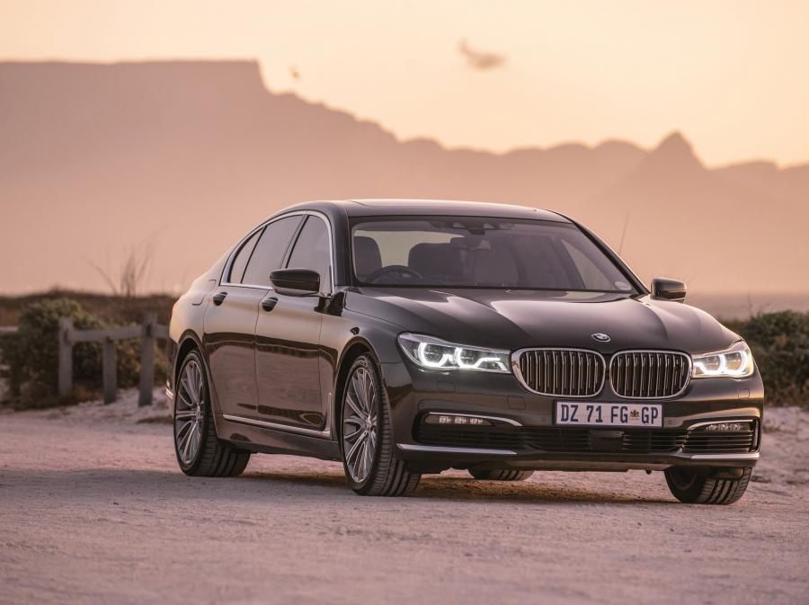  BMW 740i 2016 года  (ZA) (фото 2 из 30)